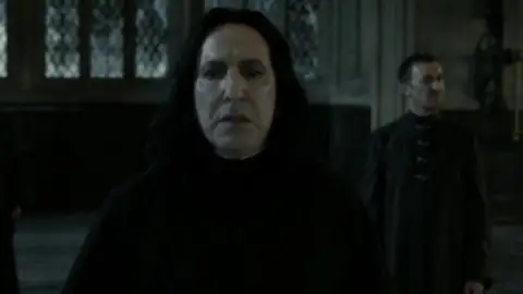 Still 3 of Harry Potter and the Deathly Hallows: Part 2 (2011) BluRay [Hindi (ORG 5.1) & English] 1080p 720p & 480p [x264/10Bit-HEVC]