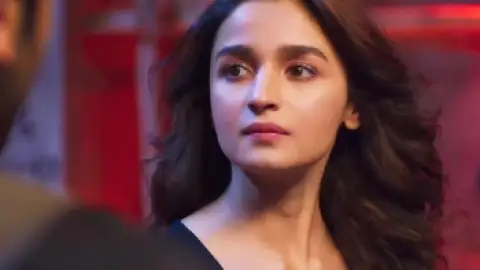 Still 2 of BrahMastra Part One: Shiva (2022) WEB-DL [Hindi DD5.1] 4K 1080p 720p & 480p [x264/10Bit-HEVC] ESubs