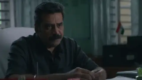 Still 1 of Valathu Vashathe Kallan (2026) DS4K WEB-DL [Hindi (DD2.0) & Malayalam] 4K 1080p 720p & 480p Dual Audio [x264/HEVC]