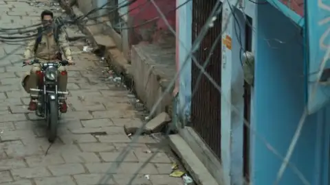 Still 4 of Kaalkoot (Season 1) WEB-DL [Hindi DD5.1] 1080p 720p & 480p [x264/ESub] HD | ALL Episodes [JioCinema Series]