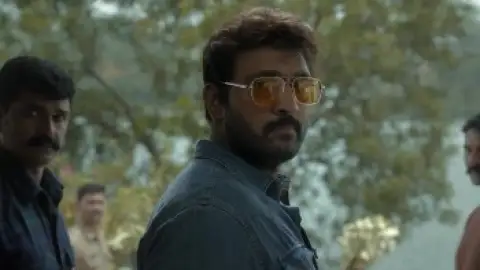 Still 2 of Devara: Part 1 (2024) WEB-DL [Hindi (DD5.1) & Telugu] 4K 1080p 720p & 480p Dual Audio [x264/10Bit-HEVC]