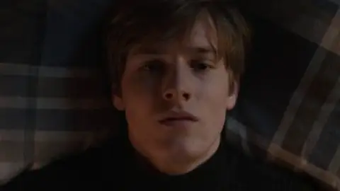 Still 5 of Dark (Season 2) WEB-DL [English (ORG 5.1) & German] 1080p 720p & 480p x264 Dual Audio DD5.1