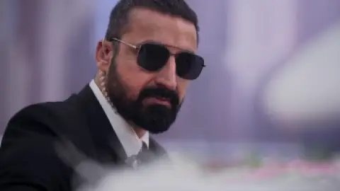 Still 1 of Karmma Calling (Season 1) WEB-DL [Hindi DD5.1] 1080p 720p & 480p [x264/ESubs] | ALL Episodes [HotStar Series]
