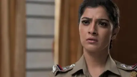 Still 5 of Maruthi Nagar Police Station (2023) UNCUT WEB-DL [Hindi (DD2.0) & Tamil] 1080p 720p & 480p Dual Audio [x264/HEVC]