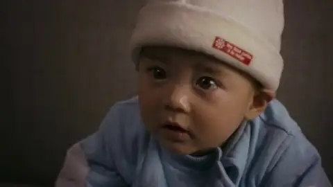 Still 3 of Rob-B-Hood (2006) EXTENDED BluRay [Hindi (DD2.0) & Chinese] 1080p 720p & 480p Dual Audio [x264/10Bit-HEVC]