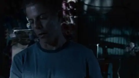 Still 4 of Quarantine (2008) BluRay [Hindi (DD5.1) & English] 1080p 720p & 480p Dual Audio [x264/ESubs]