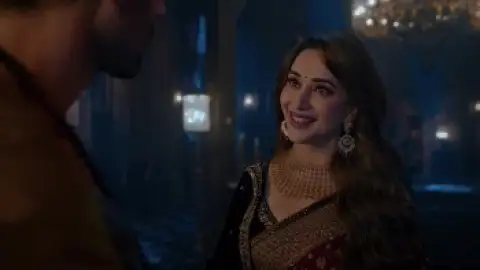 Still 6 of Bhool Bhulaiyaa 3 (2024) WEB-DL [Hindi DD5.1] 4K 1080p 720p & 480p [x264/10Bit-HEVC]