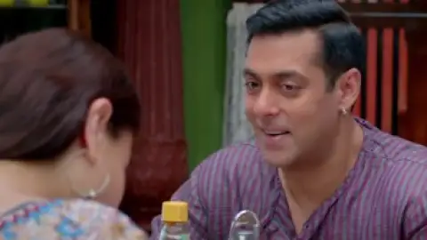 Still 3 of Bajrangi Bhaijaan (2015) BluRay [Hindi DD5.1] 1080p 720p & 480p [x264/HEVC]