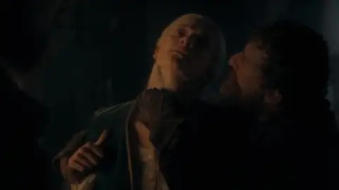 Still 8 of House Of The Dragon (Season 2) WEB-DL [Hindi (ORG 2.0) & English 5.1] 4K 1080p 720p & 480p [x264/10Bit-HEVC] | [ALL Episodes] | HBO Series