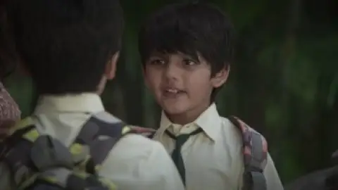 Still 8 of Gumraah (2023) WEB-DL [Hindi DD5.1] 4K 1080p 720p & 480p [x264/HEVC]