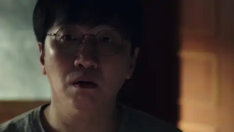Still 2 of Ghost Mansion (2021) WEB-DL [Hindi (DD2.0) & Korean] 1080p 720p & 480p Dual Audio [x264/10Bit-HEVC]