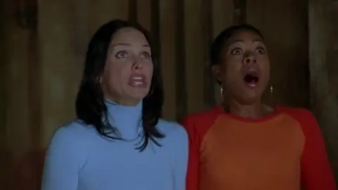 Still 5 of Scary Movie 2 (2001) BluRay [Hindi (DD2.0) & English] 1080p 720p & 480p Dual Audio [x264/10Bit-HEVC]