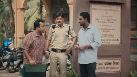 Still 4 of Chacha Vidhayak Hain Humare (Season 3) WEB-DL [Hindi DD2.0] 1080p 720p & 480p [x264/HEVC] HD | ALL Episodes [PrimeVideo Series]