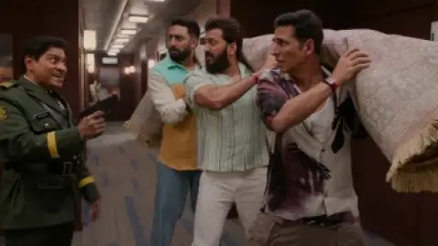 Still 5 of Housefull 5A (2025) WEB-DL [Hindi (DD5.1)] 4K 1080p 720p & 480p [x264/HEVC]