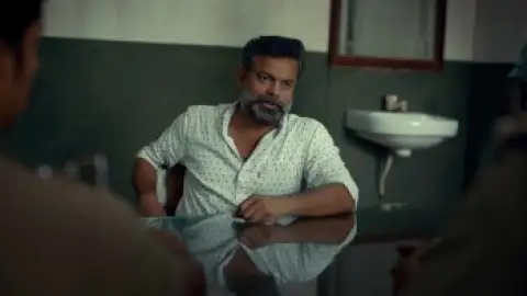 Still 4 of Kerala Crime Files (Season 2) WEB-DL [Hindi (DD5.1) & Malayalam] 4K 1080p 720p & 480p [x264/HEVC] | [ALL Episodes] | JioHotStar Series