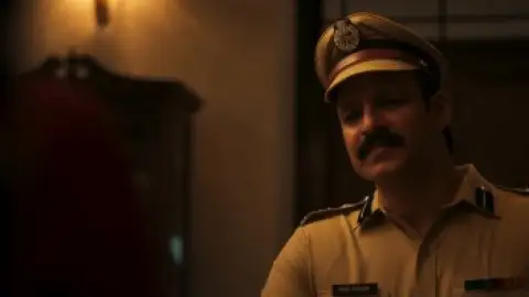 Still 6 of Dharavi Bank (Season 1) Hindi WEB-DL 720p & 480p x264 DD2.0