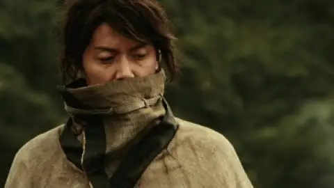 Still 1 of Rurouni Kenshin Part 3: The Legend Ends (2014) BluRay [Hindi (ORG 2.0) + English] 1080p 720p & 480p Dual Audio [x264/10Bit-HEVC]