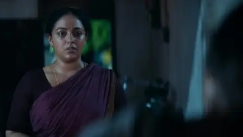 Still 3 of Idli Kadai (2025) DS4K WEB-DL [Hindi (DD5.1) & Tamil] 4K 1080p 720p & 480p Dual Audio [x264/10Bit-HEVC]