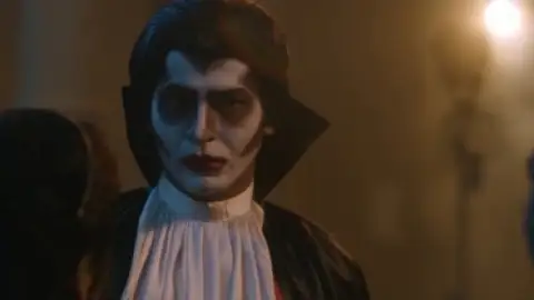 Still 2 of Dracula Sir (2020) Hindi WEB-DL 1080p 720p & 480p x264 DD2.0