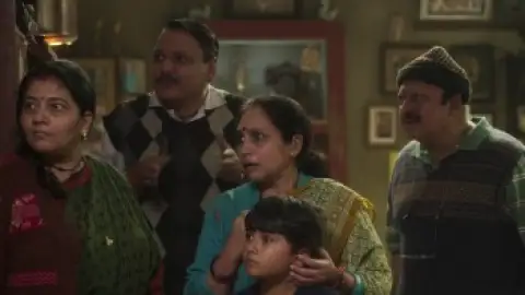 Still 4 of Zara Hatke Zara Bachke (2023) WEB-DL [Hindi DD5.1] 4K 1080p 720p & 480p [x264/HEVC]