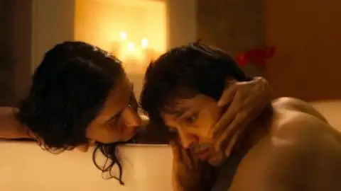 Still 1 of Toh Ti Ani Fuji (2026) DS4K WEB-DL [Hindi (DD5.1) & Marathi] 4K 1080p 720p & 480p Dual Audio [x264/HEVC]