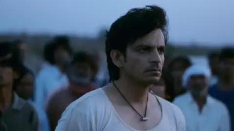 Still 1 of Satrangi: Badle Ka Khel (Season 1) DS4K WEB-DL [Hindi DD5.1] 4K 1080p 720p & 480p [x264/HEVC] HD | ALL Episodes [ZEE5 Series]