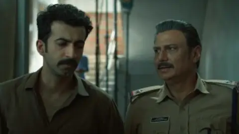Still 4 of Uyir (2026) DS4K WEB-DL [Hindi (DD5.1) & Malayalam] 4K 1080p 720p & 480p Dual Audio [x264/10Bit-HEVC]
