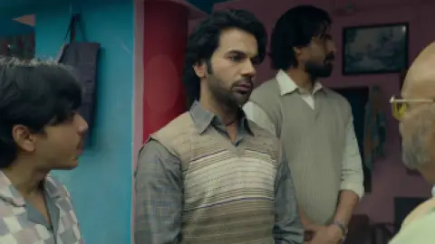 Still 1 of Guns & Gulaabs (Season 1) WEB-DL [Hindi DD5.1] 1080p 720p & 480p [x264/HEVC] HD | ALL Episodes [NetFlix Series]