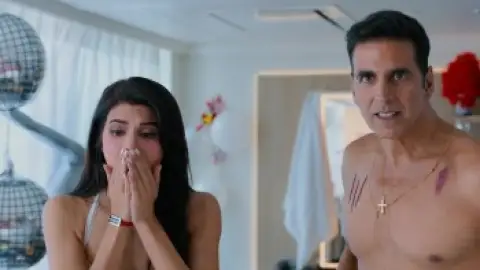 Still 3 of Housefull 5B (2025) WEB-DL [Hindi (DD5.1)] 4K 1080p 720p & 480p [x264/HEVC]