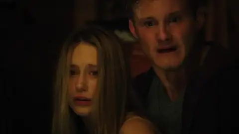 Still 6 of The Final Girls (2015) BluRay [Hindi (DD5.1) & English] 1080p 720p & 480p Dual Audio [x264/10Bit-HEVC]