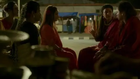 Still 5 of Taali (Season 1) Hindi WEB-DL 1080p 720p & 480p x264 DD5.1