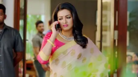 Still 4 of Sarrainodu (2016) UNCUT WEB-DL [Hindi (DD5.1) & Telugu] 1080p 720p & 480p Dual Audio [x264/10Bit-HEVC]