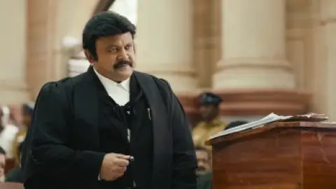 Still 8 of PT Sir (2024) WEB-DL [Hindi (DD2.0) & Tamil] 1080p 720p & 480p Dual Audio [x264/ESubs]