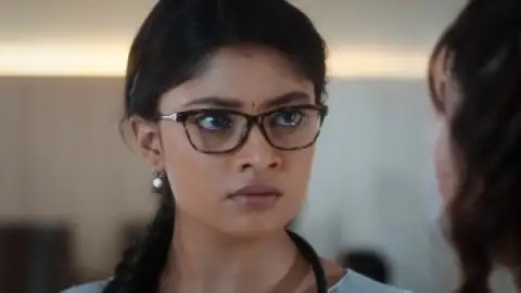 Still 1 of FCUK: Father Chitti Umaa Kaarthik (2021) WEB-DL [Hindi (DD2.0) & Telugu] 1080p 720p & 480p Dual Audio [x264/HEVC