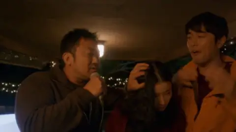 Still 2 of Deep Trap (2015) BluRay [Hindi (ORG 5.1) + Korean] 1080p 720p & 480p Dual Audio [x264/ESubs]