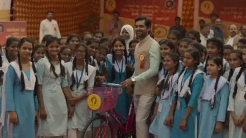 Still 5 of Patna Shuklla (2024) WEB-DL [Hindi DD5.1] 4K 1080p 720p & 480p [x264/HEVC]