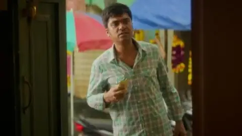 Still 3 of Vendhu Thanindhathu Kaadu (2022) UNCUT DS4K WEB-DL [Hindi (DD2.0) & Tamil] 4K 1080p 720p & 480p Dual Audio [x264/10Bit-HEVC]
