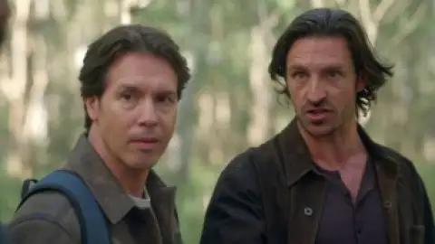 Still 5 of La Brea (Season 3) BluRay [Hindi (DD 2.0) & English] 1080p 720p & 480p x264 Dual Audio DD5.1