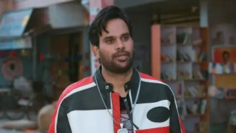 Still 4 of Mithra Mandali (2025) WEB-DL [Hindi (DD5.1) & Telugu] 4K 1080p 720p & 480p Dual Audio [x264/HEVC]