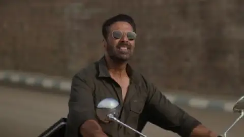 Still 4 of Sarfira (2024) WEB-DL [Hindi DD5.1] 4K 1080p 720p & 480p [x264/HEVC]
