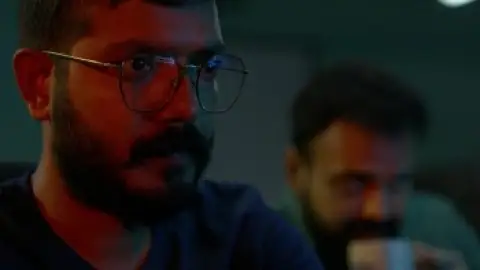 Still 7 of Anjaam Pathiraa (2020) WEB-DL [Hindi (ORG 2.0) & Malay] 1080p 720p & 480p Dual Audio [x264/HEVC] HD