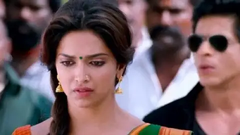 Still 2 of Chennai Express (2013) BluRay [Hindi DD5.1] 1080p 720p & 480p [x264/HEVC]