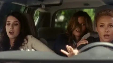 Still 2 of Scream 4 (2011) BluRay [Hindi (DD5.1) & English] 1080p 720p & 480p Dual Audio [x264/10Bit-HEVC]