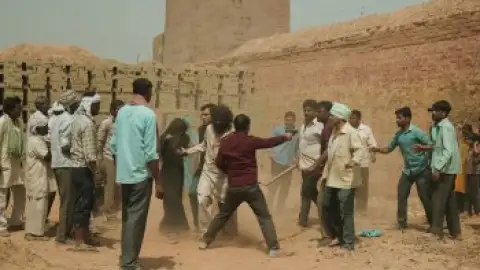 Still 5 of Gaanth Chapter 1: Jamnaa Paar (Season 1) WEB-DL [Hindi DD5.1] 1080p 720p & 480p [x264/10Bit-HEVC] HD | ALL Episodes [JioCinema Series]