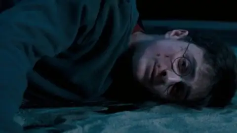 Still 6 of Harry Potter and the Order of the Phoenix (2007) BluRay [Hindi (ORG 5.1) & English] 1080p 720p & 480p [x264/10Bit-HEVC]