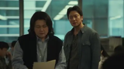 Still 2 of Troll Factory (2024) WEB-DL [Hindi (ORG 2.0) & Korean] 1080p 720p & 480p Dual Audio [x264/10Bit-HEVC]