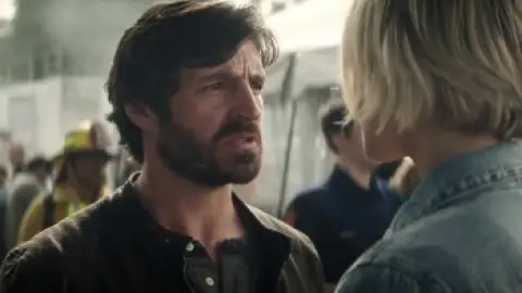 Still 4 of La Brea (Season 1) BluRay [Hindi (DD 2.0) & English] 1080p 720p & 480p x264 Dual Audio DD5.1