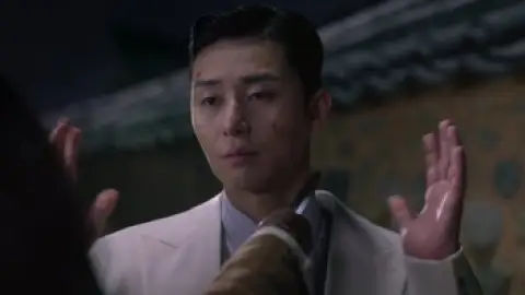 Still 3 of Gyeongseong Creature (Season 1 – Part 2) WEB-DL [Hindi (ORG 5.1) & English] 1080p 720p & 480p [x264/10Bit-HEVC] | [ALL Episodes] | NF Series